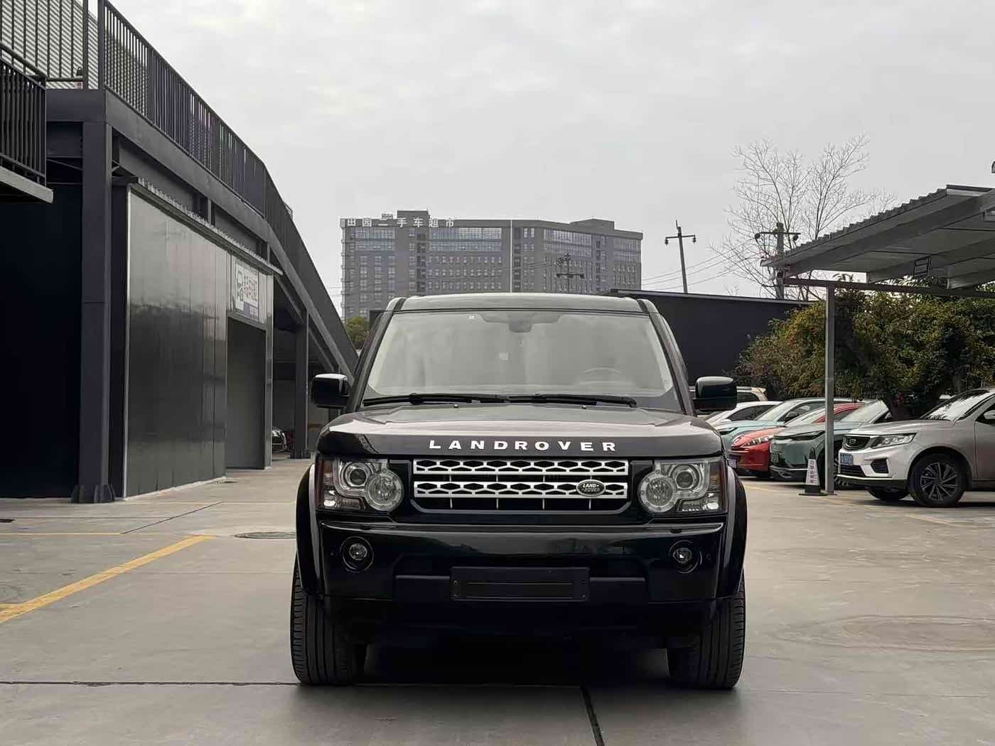 Land Rover Discovery 2012 — Фото 4/11