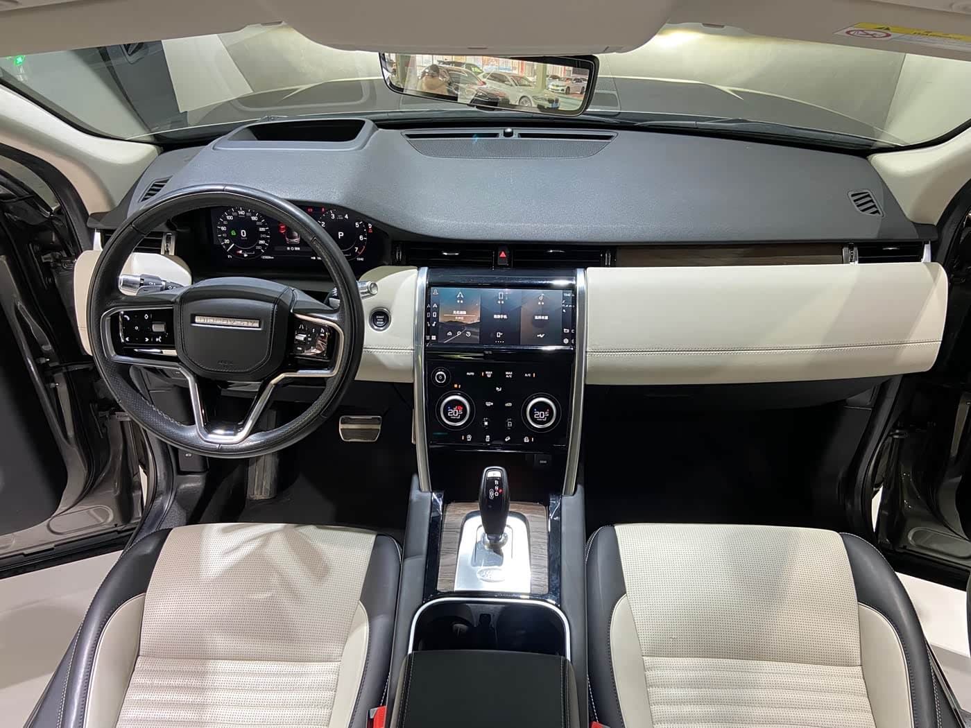 Land Rover Discovery Sport 2021 — Фото 11/15