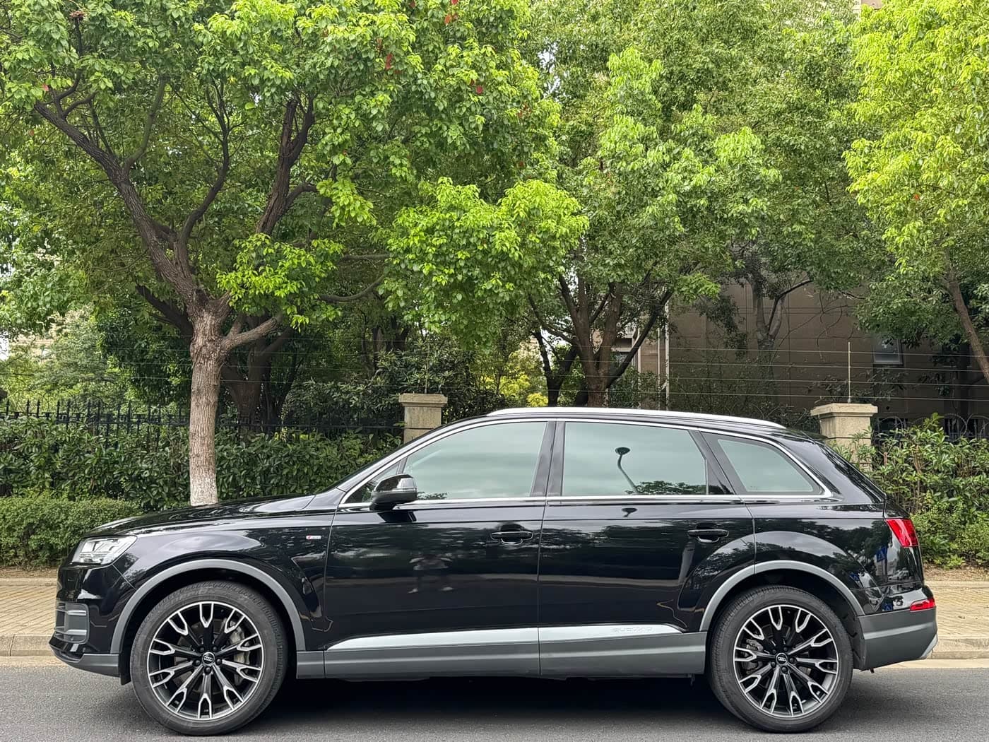 Audi Q7 2018 — Фото 3/15