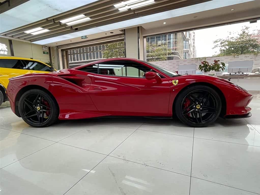 Ferrari F8 2021 — Фото 3/17