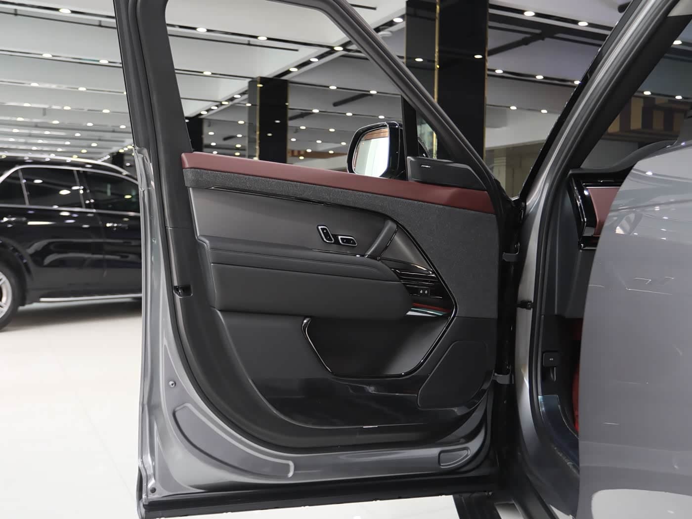Land Rover Range Rover Sport 2023 — Фото 5/18