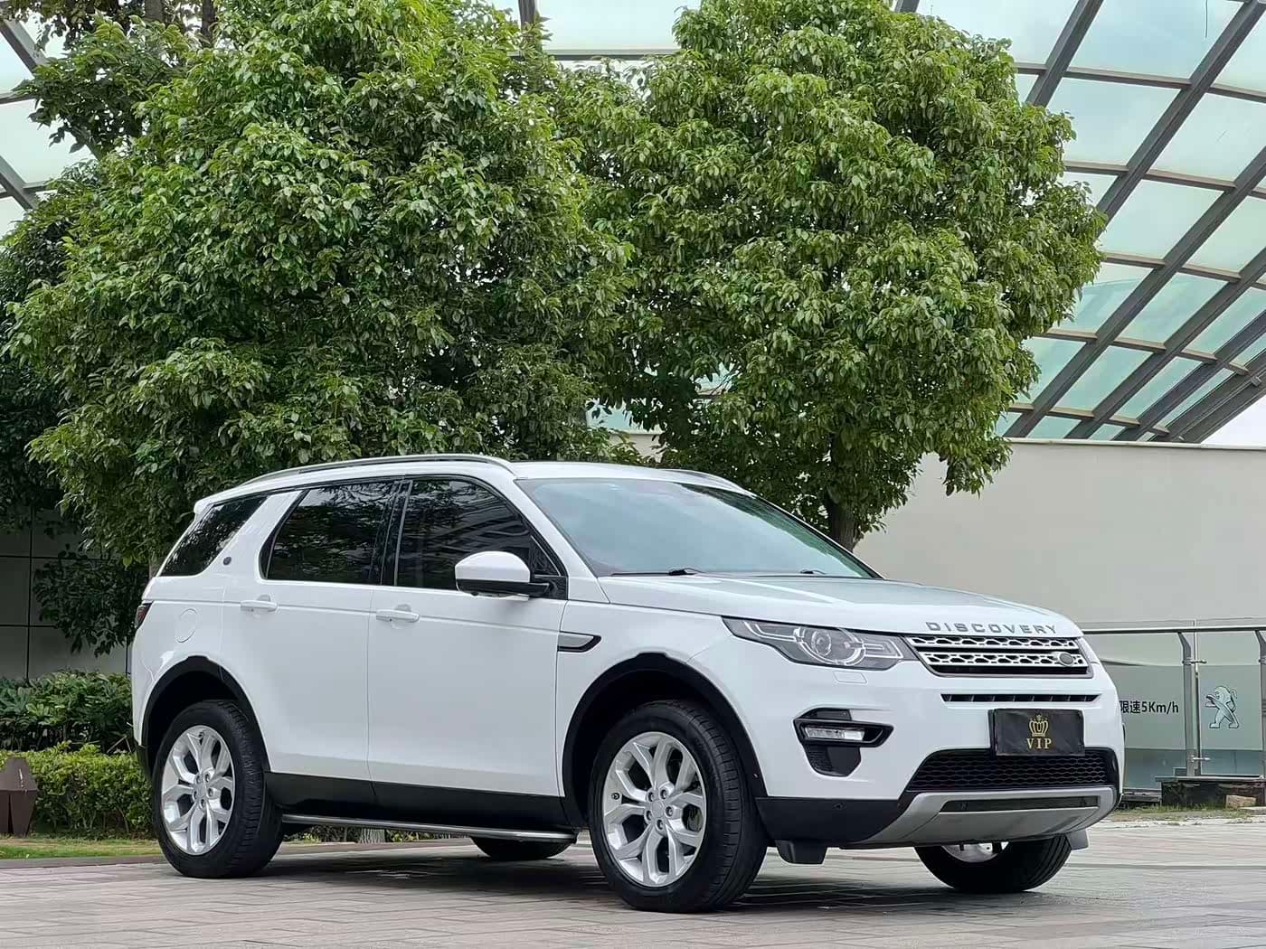 Land Rover Discovery Sport 2018 — Фото 3/20