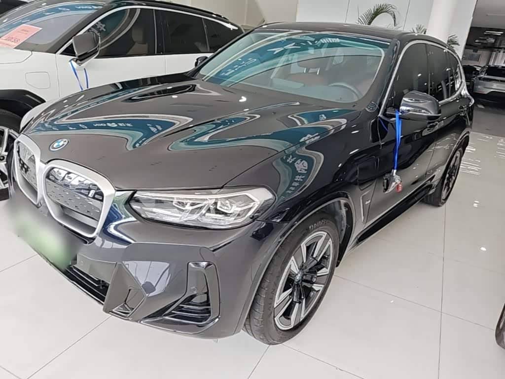 BMW iX3, 2025