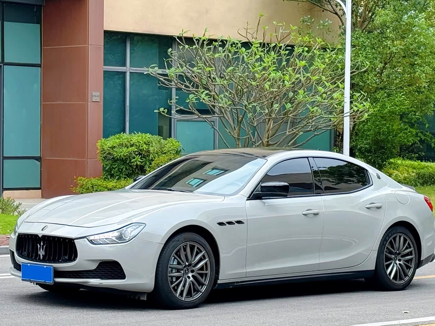 Maserati Ghibli 2014 — Фото 1/14