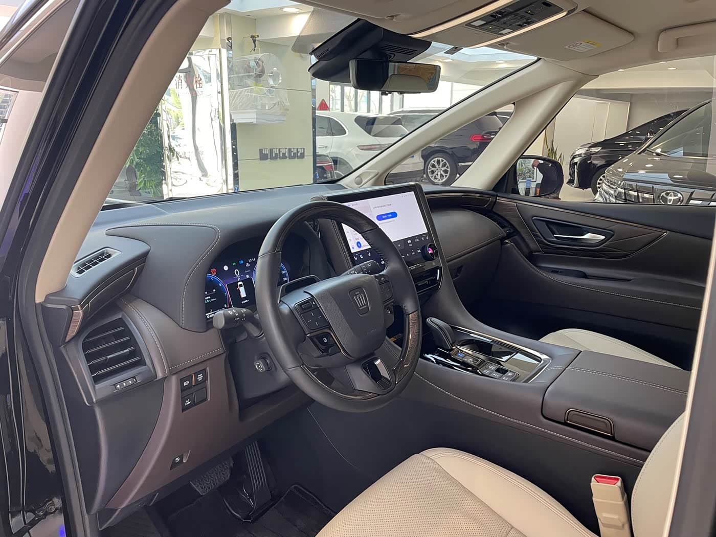 Toyota Vellfire 2024 — Фото 7/20