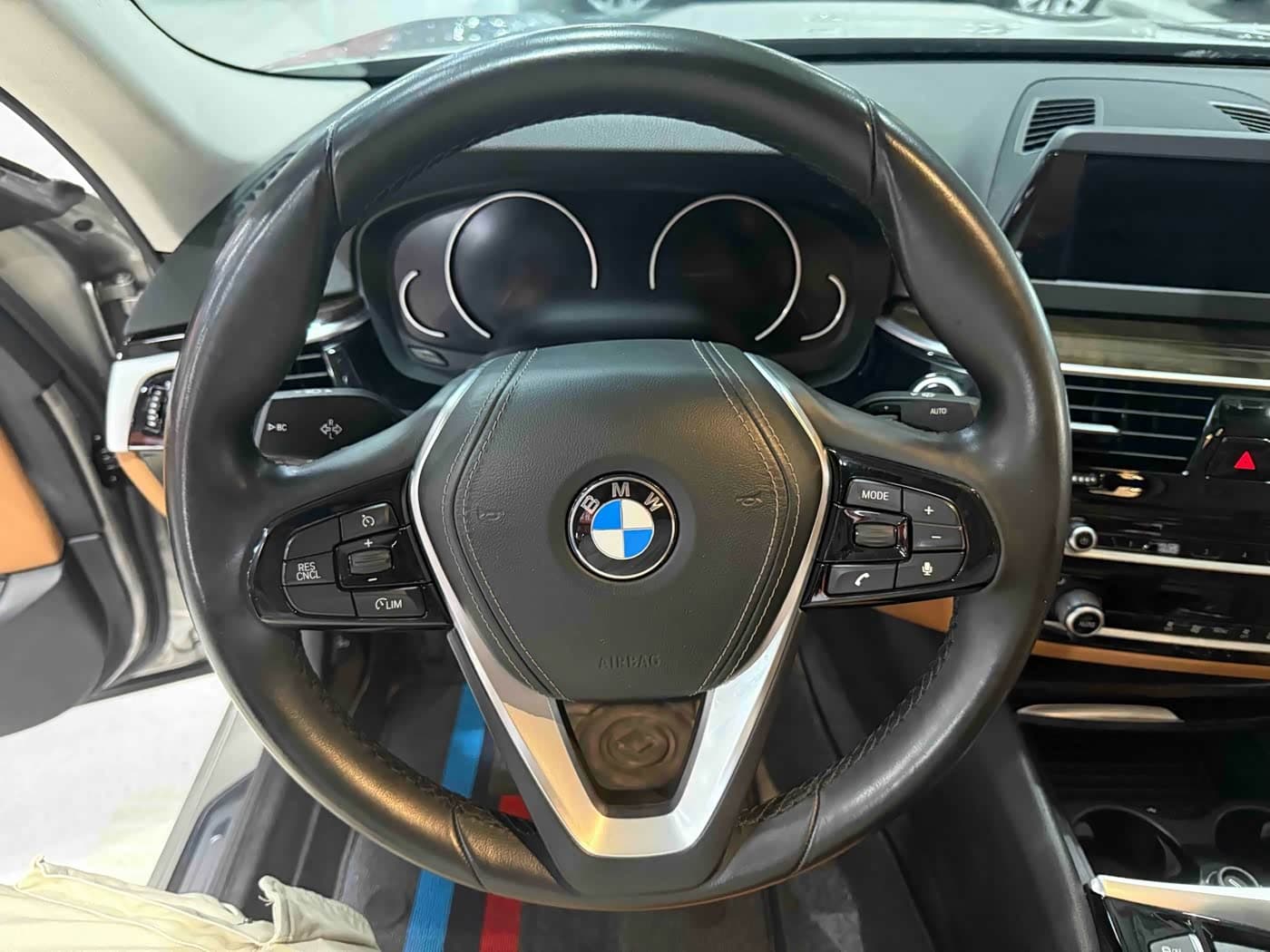 BMW 5 Series 2017 — Фото 9/20