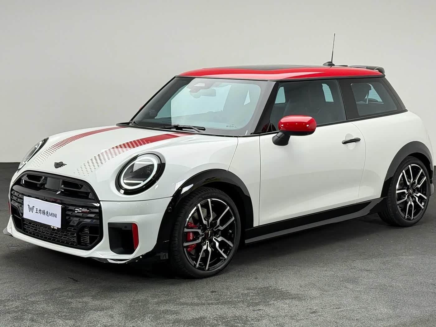 MINI JCW 2025 — Фото 1/17