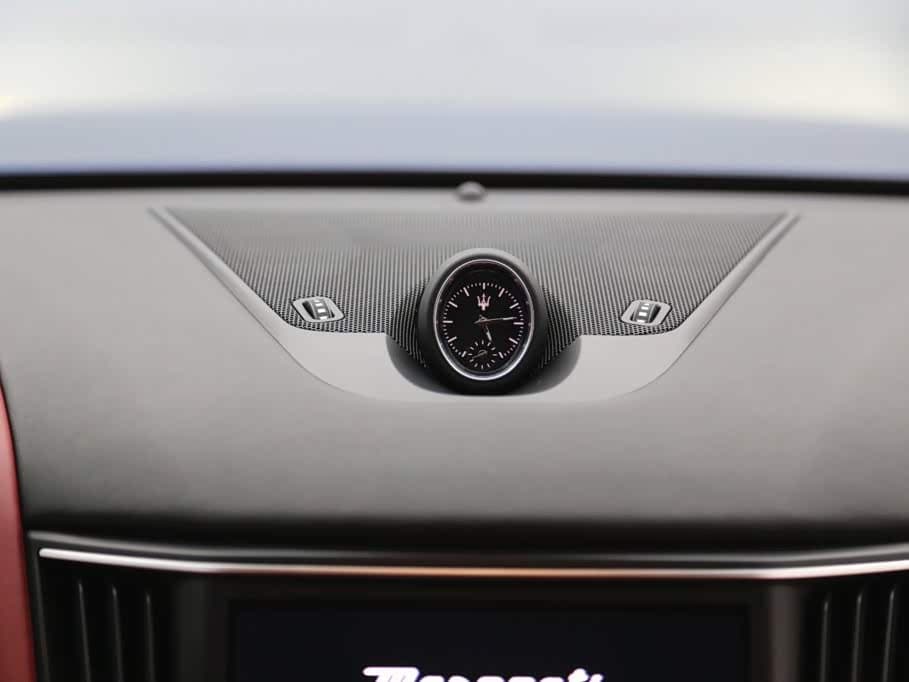 Maserati Levante 2021 — Фото 19/20