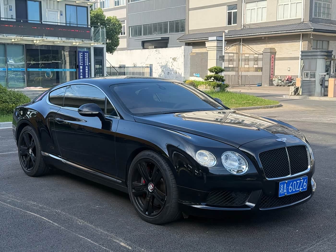 Bentley Continental 2013 — Фото 2/16