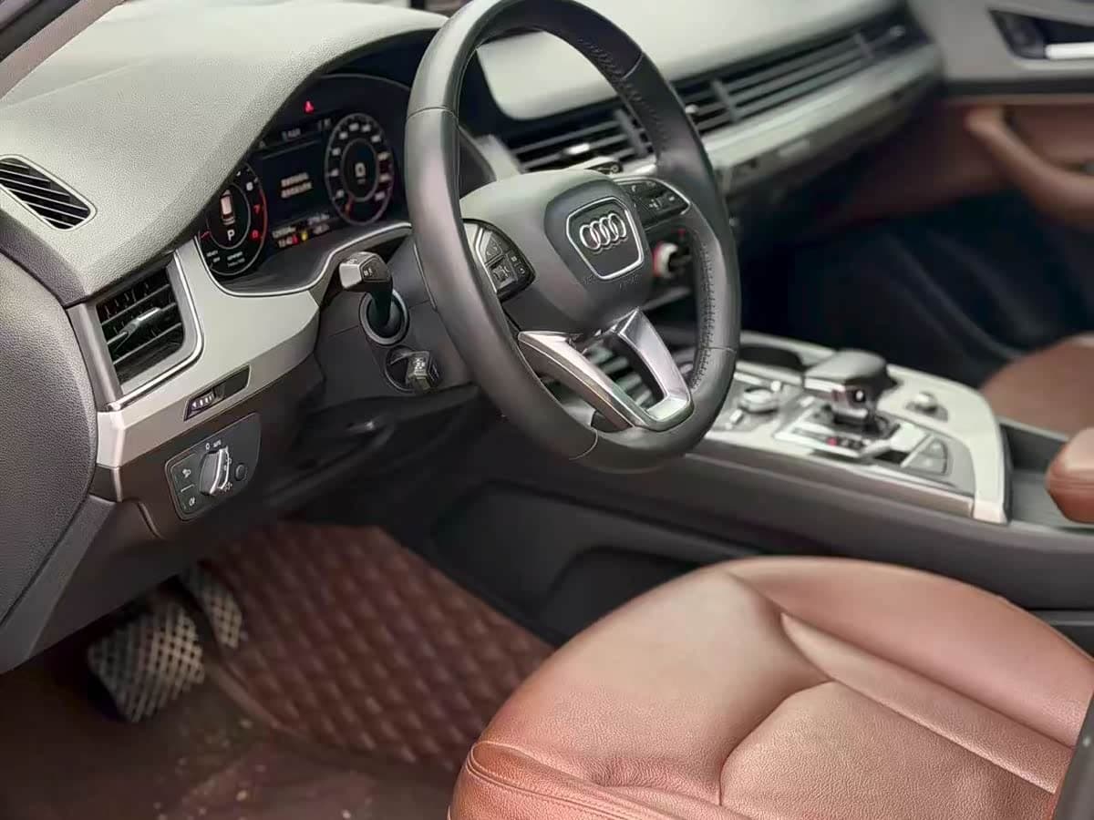 Audi Q7 2018 — Фото 6/9