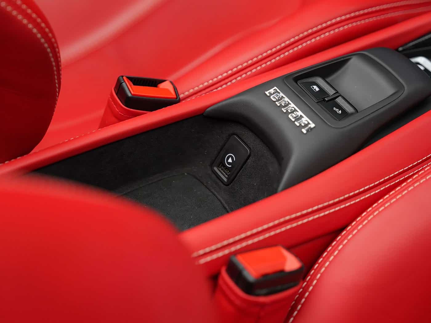 Ferrari F8 2022 — Фото 19/20