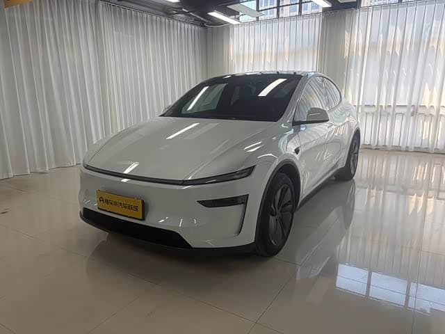 Tesla Model Y 2026 — Фото 1/9