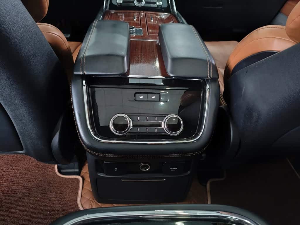 Lincoln Navigator 2022 — Фото 16/17