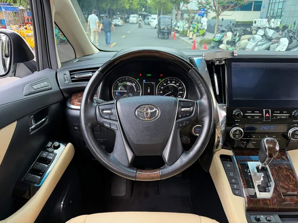 Toyota Alphard 2022 — Фото 14/14
