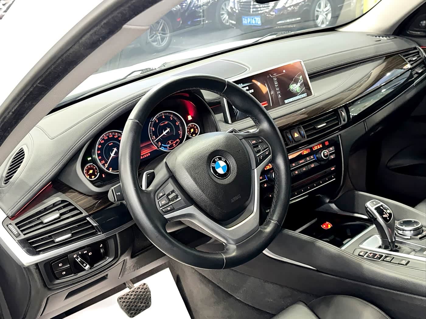 BMW X6 2016 — Фото 13/18