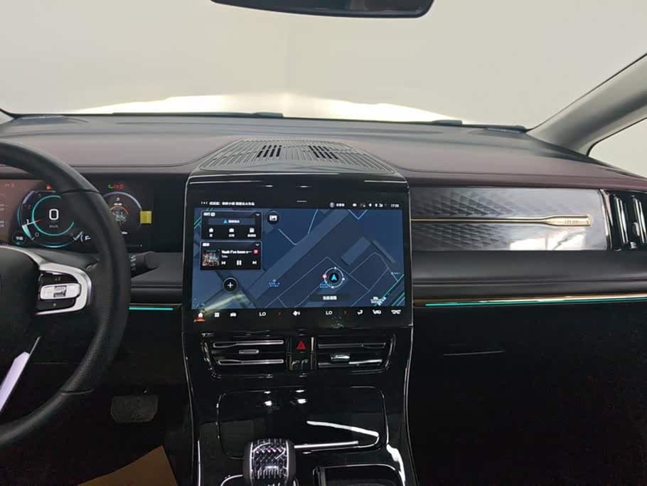 GAC Trumpchi Trumpchi M8 2024 — Фото 13/16