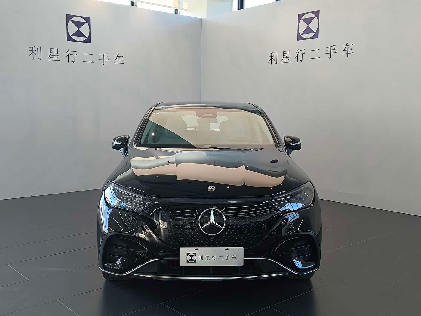 Mercedes-Benz EQE SUV 2025 — Фото 2/12