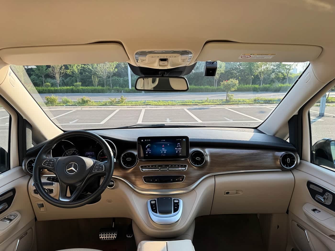 Mercedes-Benz V-Class 2022 — Фото 17/20