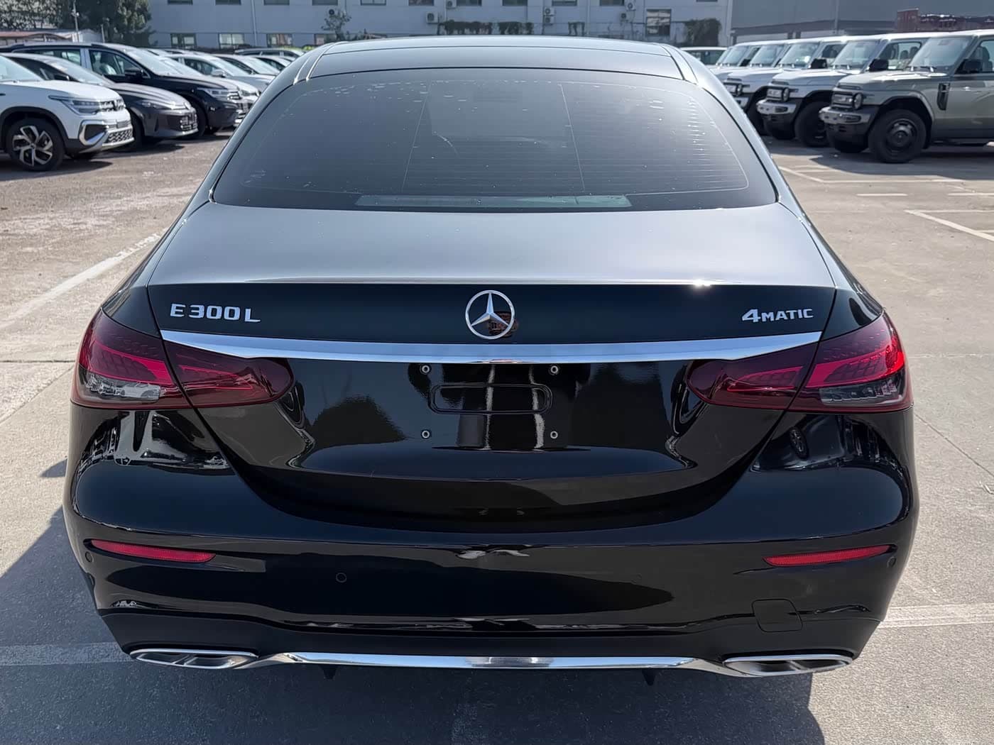 Mercedes-Benz E-Class 2022 — Фото 8/9
