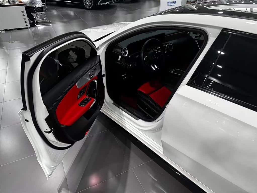 Mercedes-Benz A-Class AMG 2026 — Фото 13/20