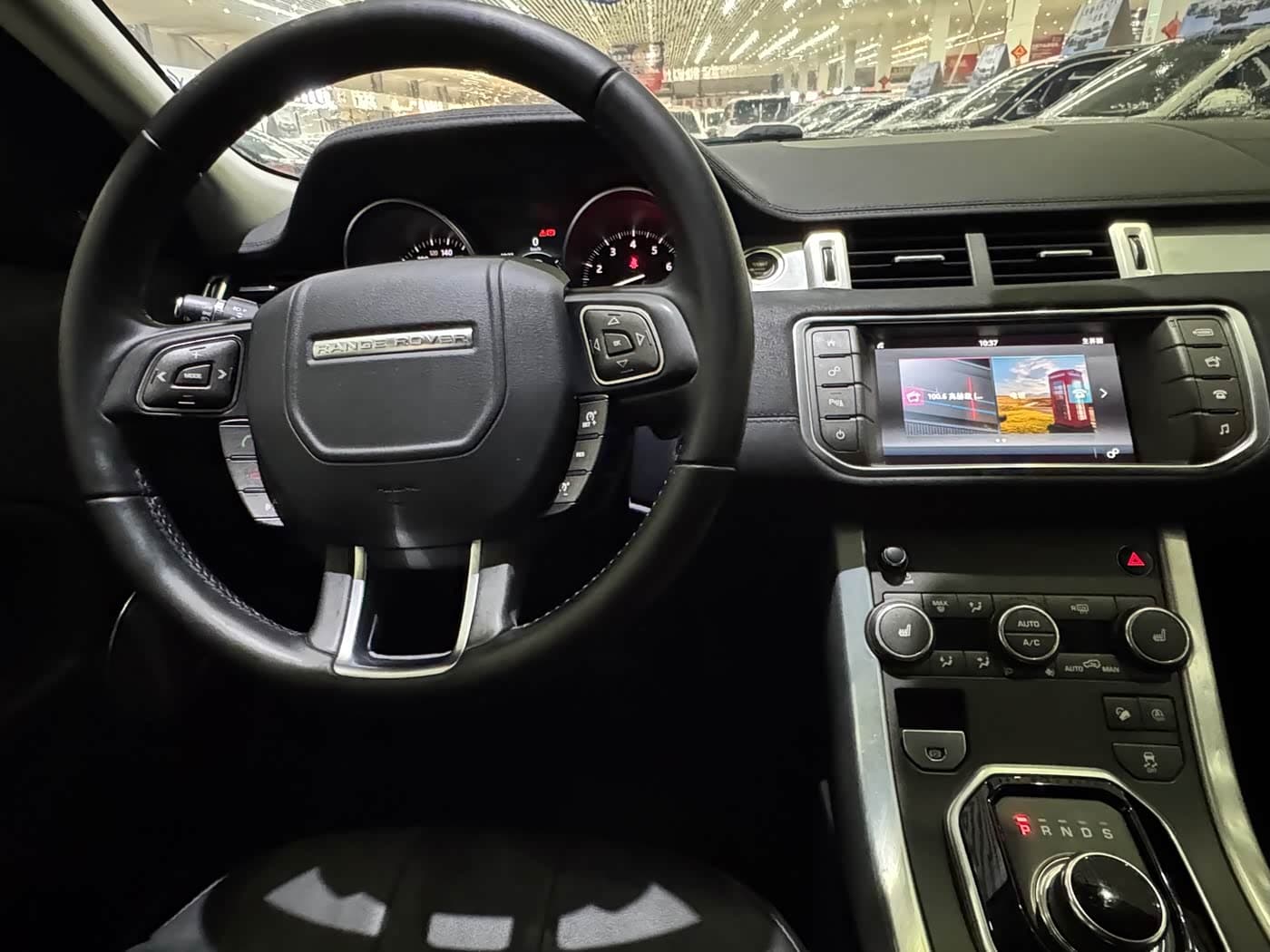 Land Rover Range Rover Evoque 2019 — Фото 6/10