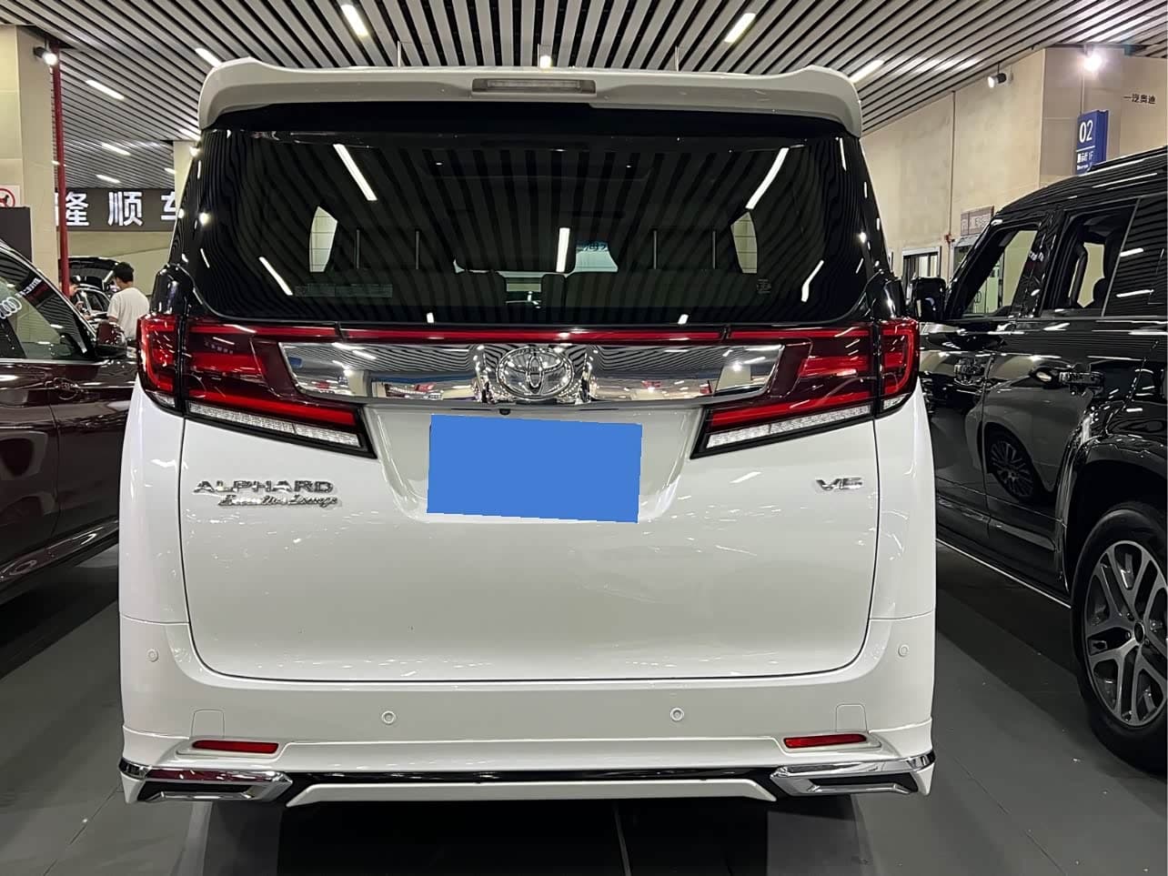 Toyota Alphard 2017 — Фото 4/14