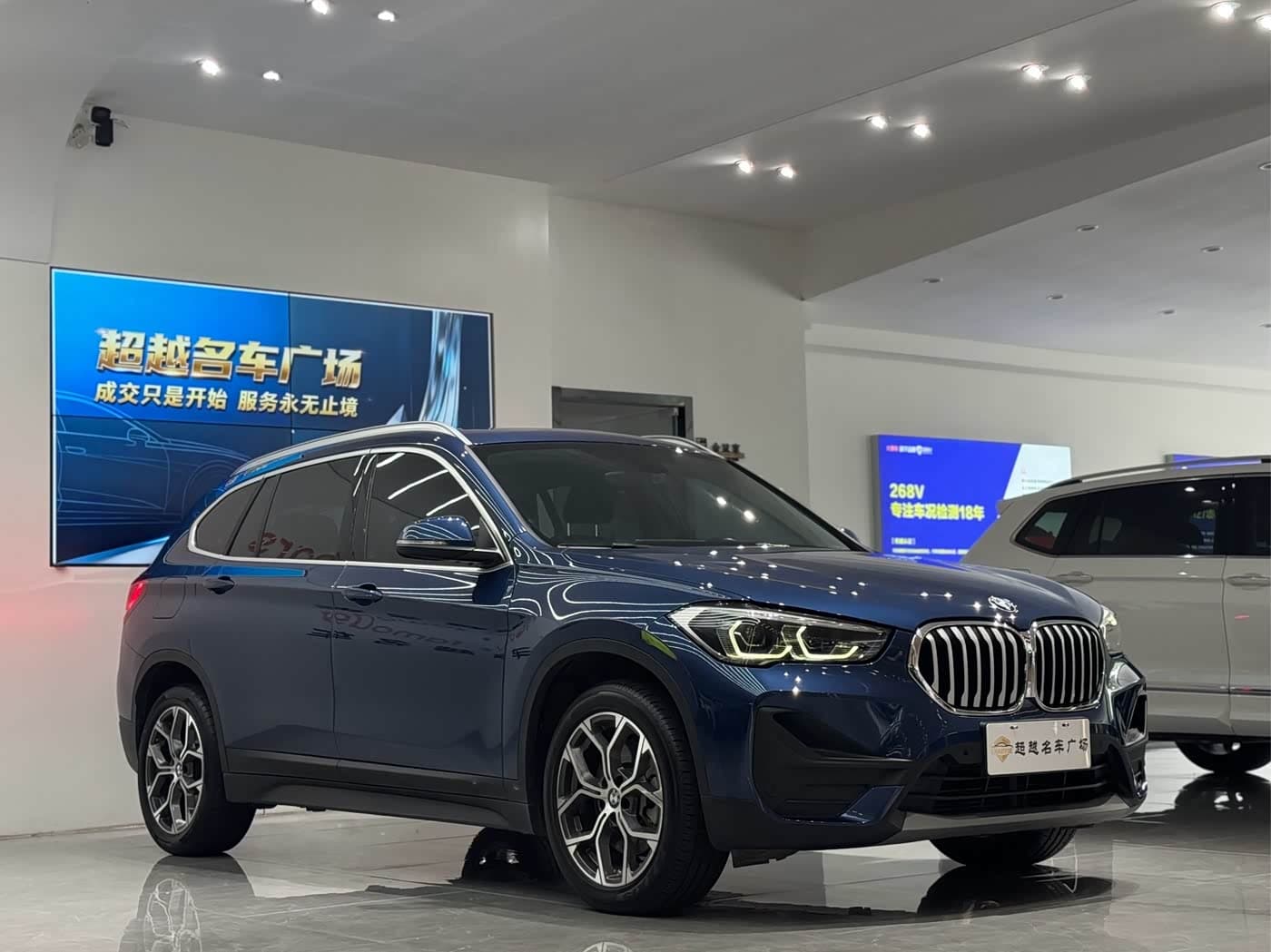 BMW X1 2022 — Фото 3/9