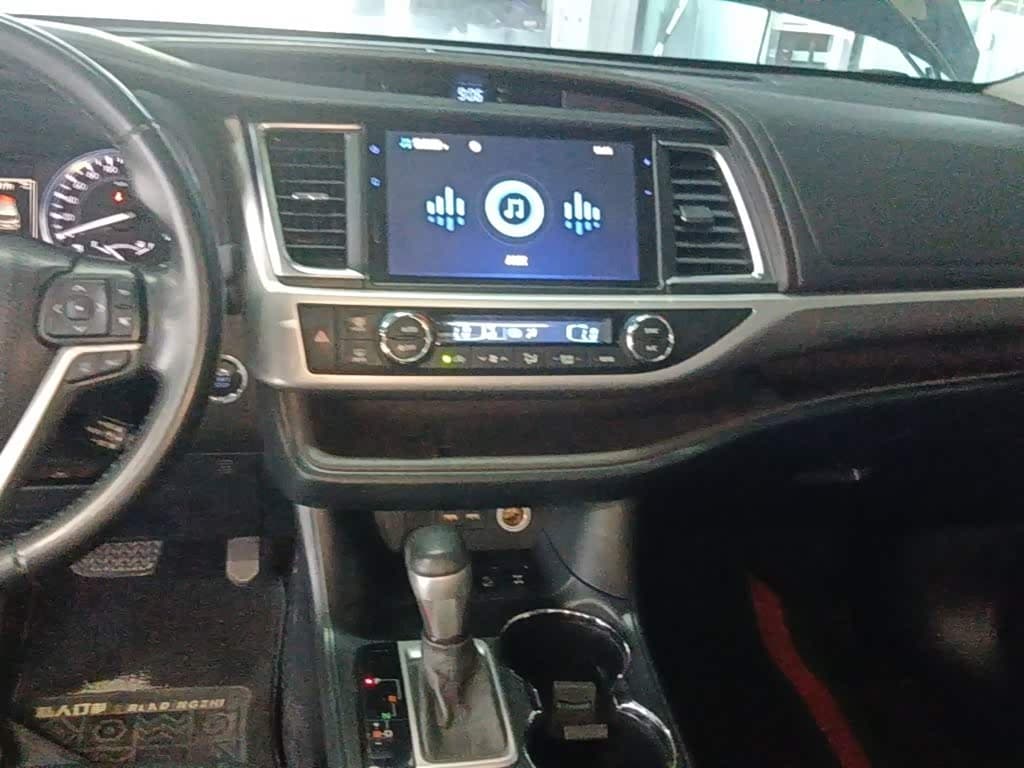 Toyota Highlander 2022 — Фото 13/20