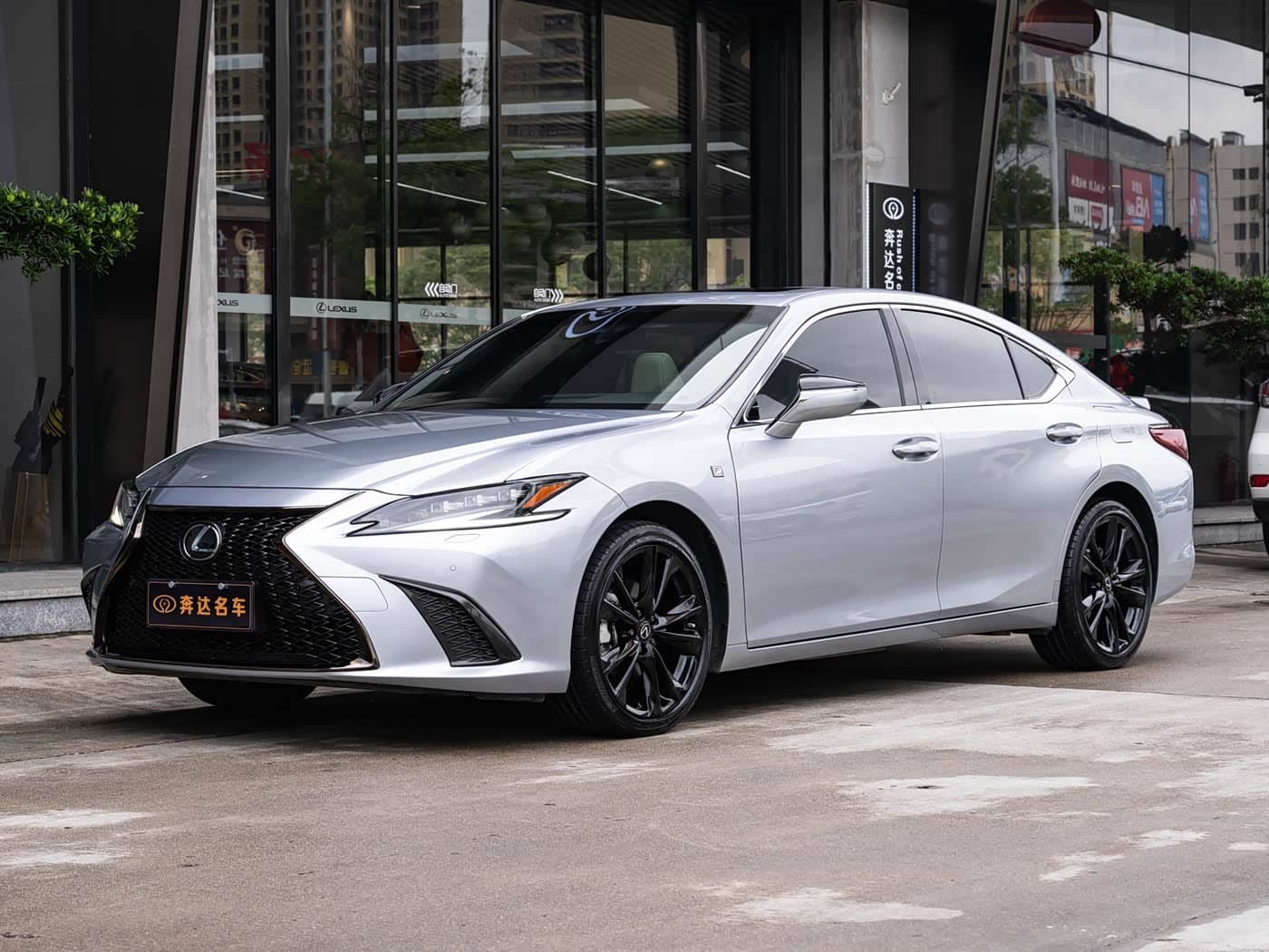 Lexus ES, 2023