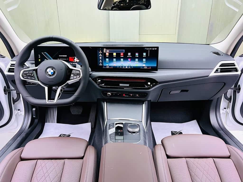BMW 3 Series 2025 — Фото 9/15