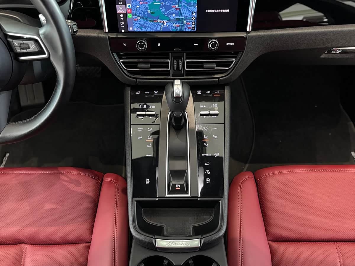 Porsche Macan 2022 — Фото 19/20