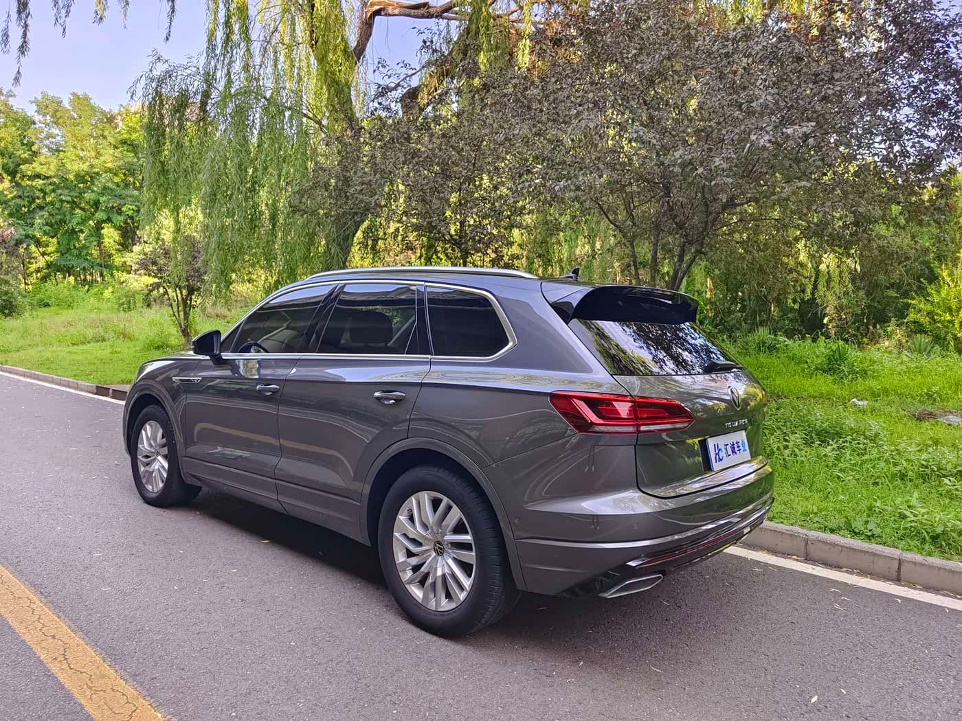 Volkswagen Touareg 2023 — Фото 4/20