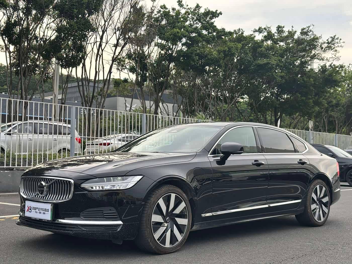 Volvo S90 Plug-in Hybrid, 2024