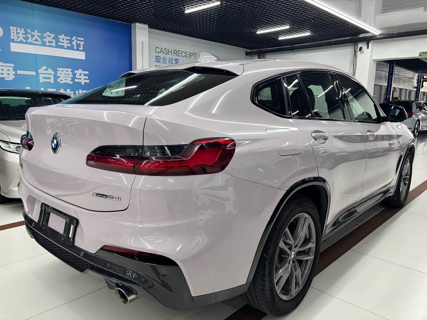 BMW X4 2020 — Фото 6/13