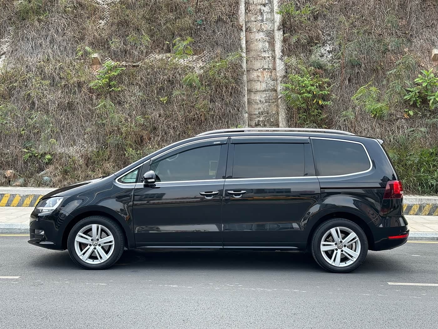 Volkswagen Sharan 2018 — Фото 4/18