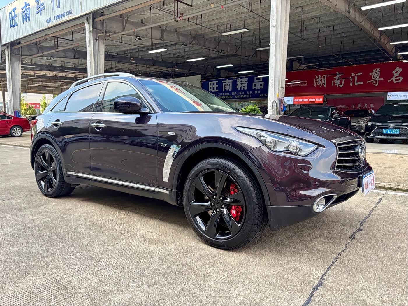 Infiniti QX70 2014 — Фото 3/19