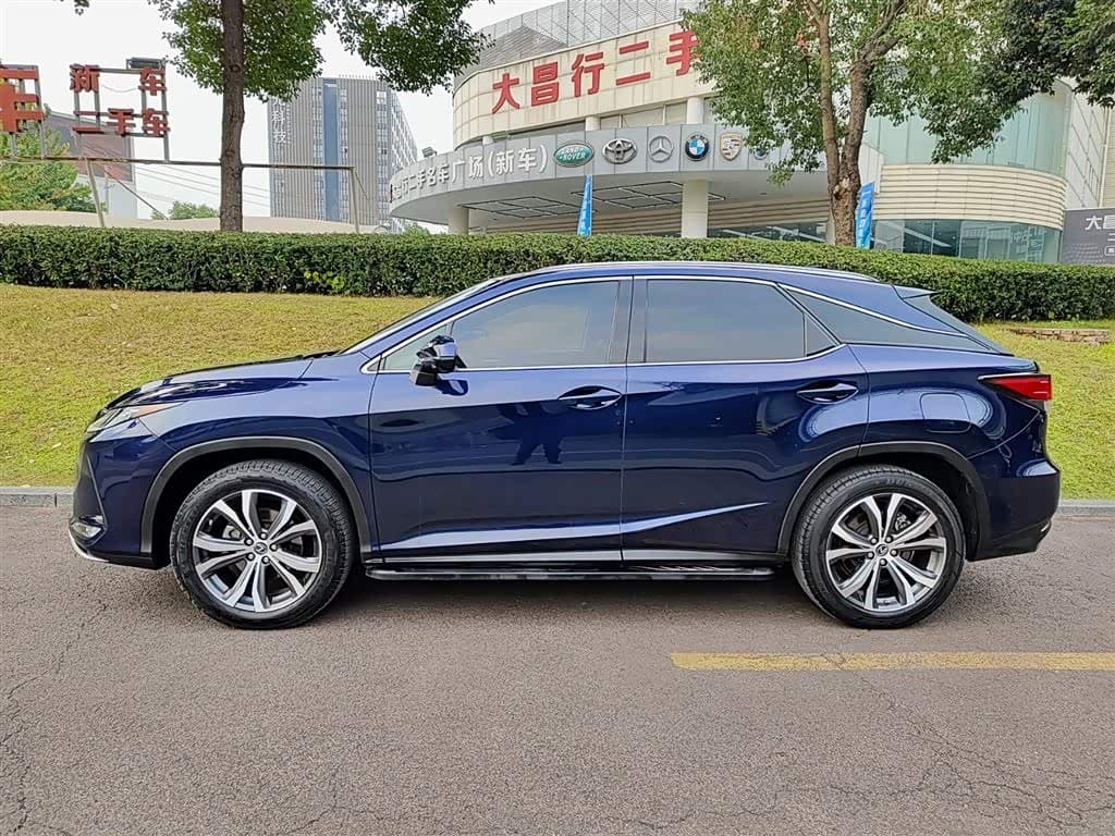 Lexus RX 2022 — Фото 3/10