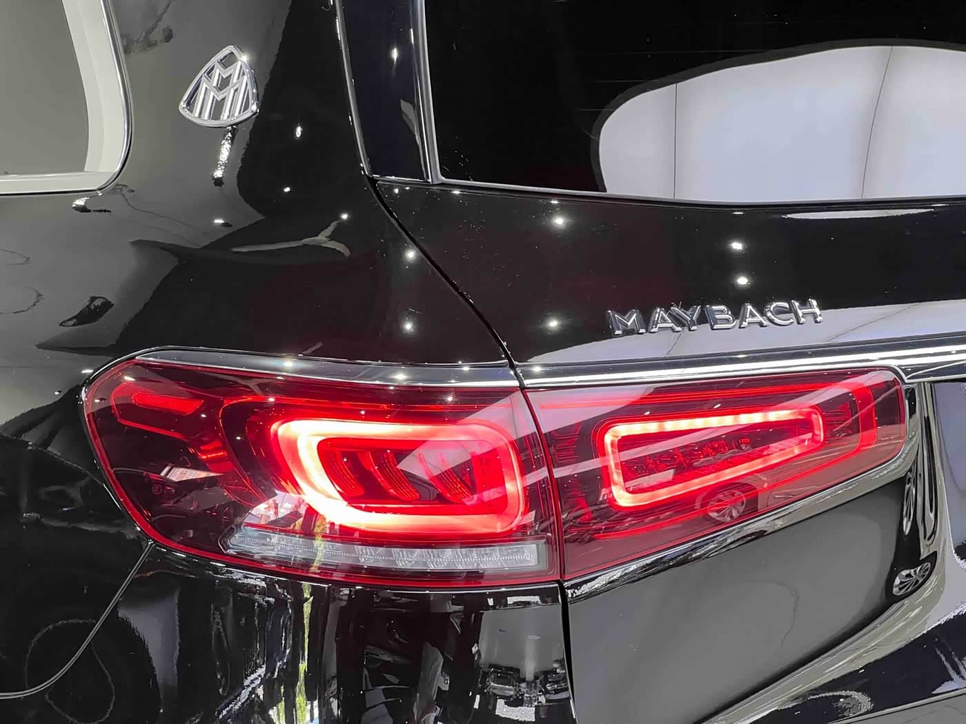 Mercedes-Benz Maybach GLS 2023 — Фото 12/20
