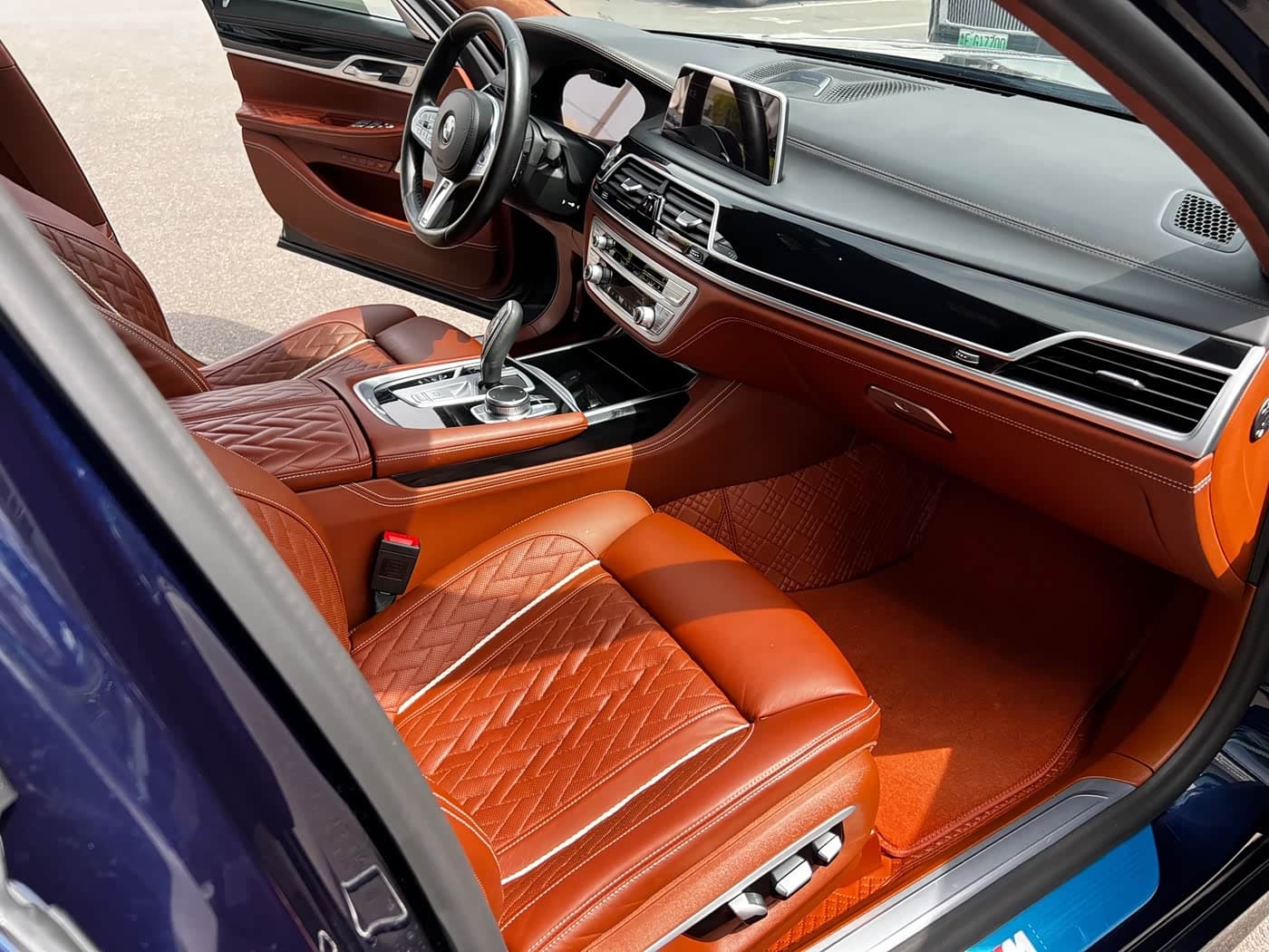 BMW 7 Series 2021 — Фото 10/12