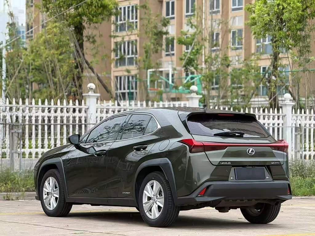Lexus UX 2020 — Фото 4/12