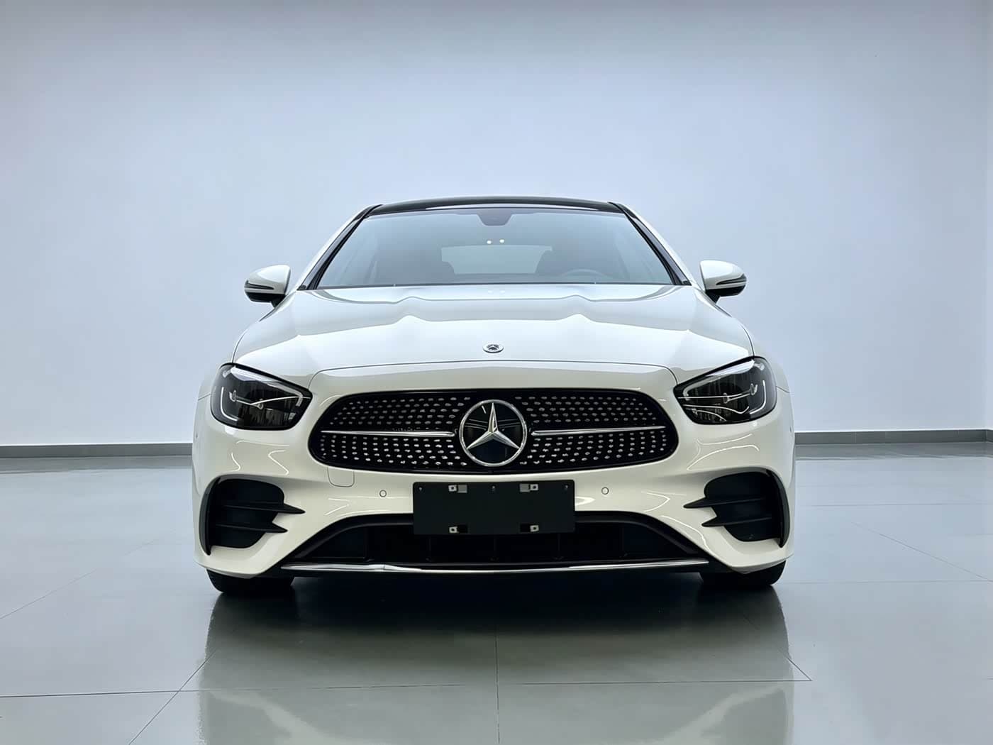 Mercedes-Benz E-Class 2023 — Фото 2/19
