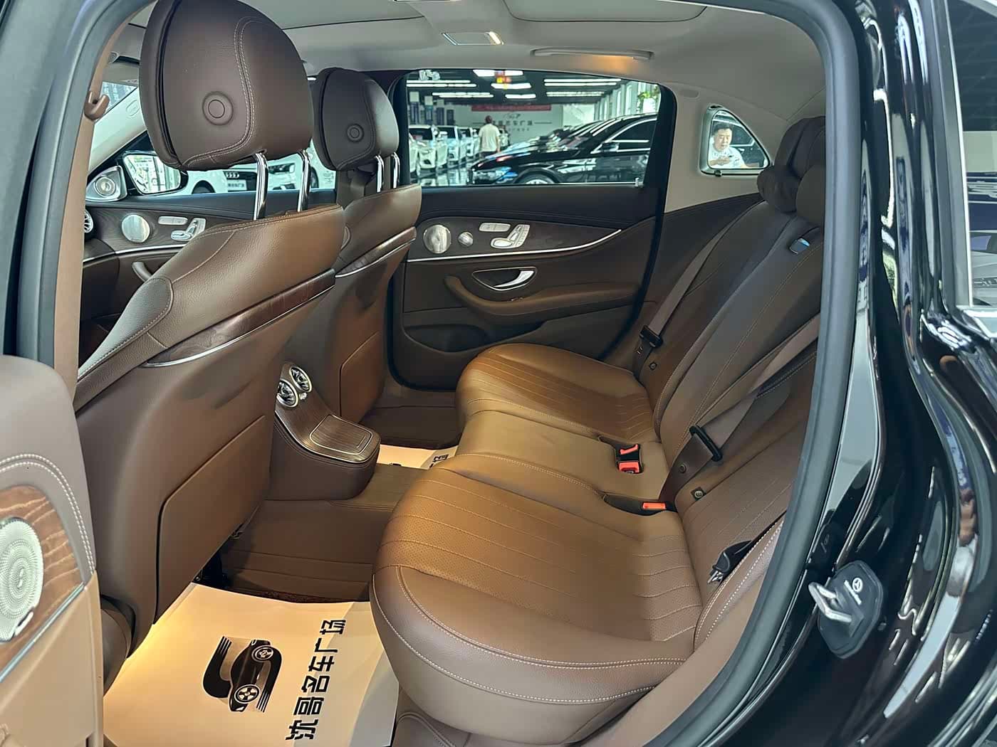 Mercedes-Benz E-Class 2022 — Фото 5/11
