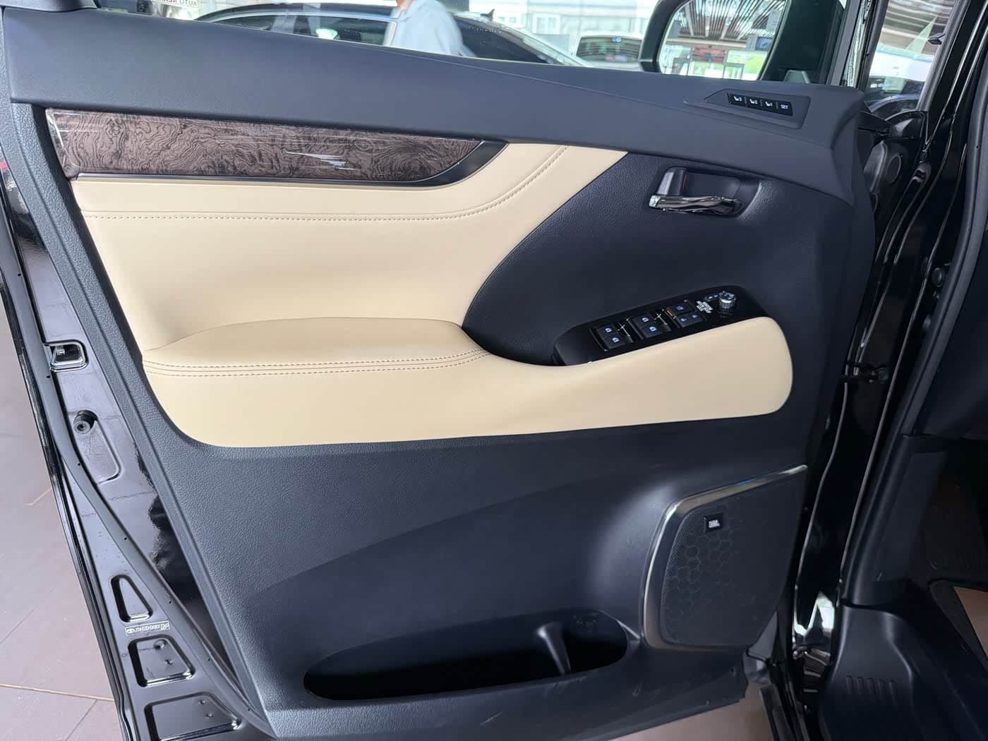 Toyota Vellfire 2020 — Фото 5/20