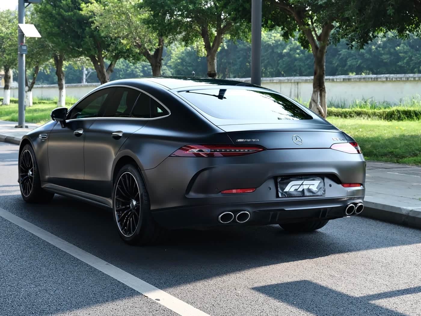 Mercedes-Benz AMG GT 2021 — Фото 8/20