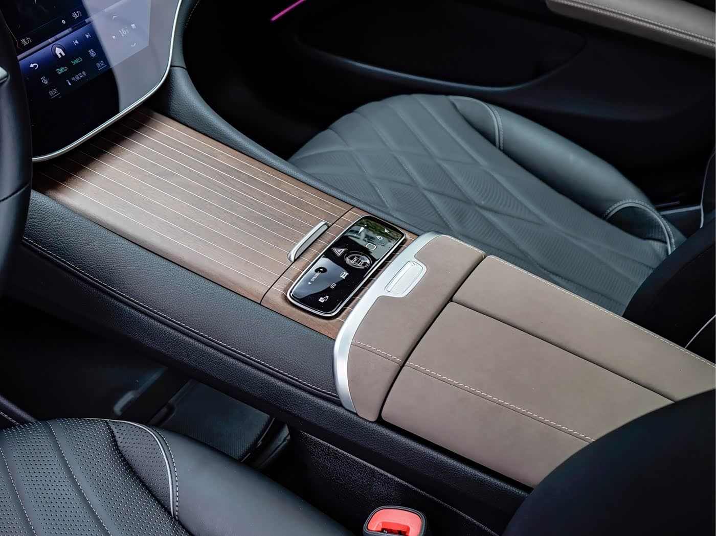 Mercedes-Benz EQS 2024 — Фото 16/19