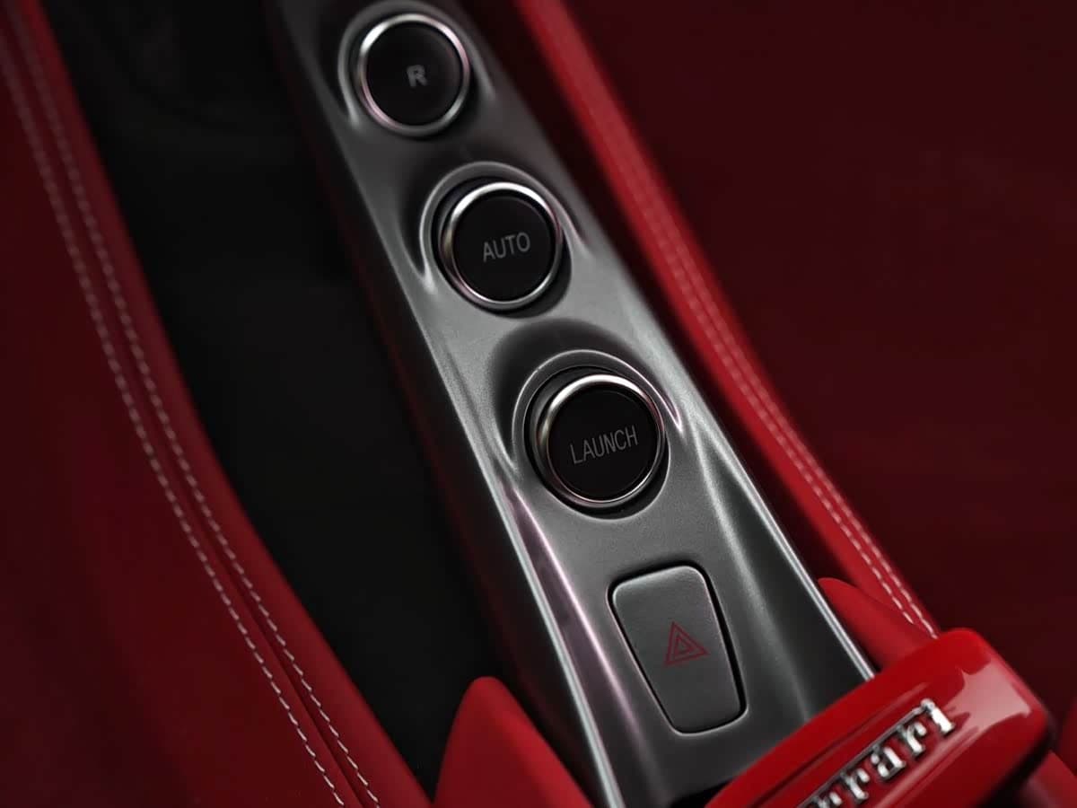 Ferrari F8 2023 — Фото 15/19