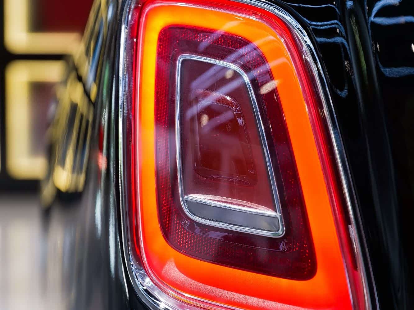 Rolls-Royce Phantom 2014 — Фото 11/18