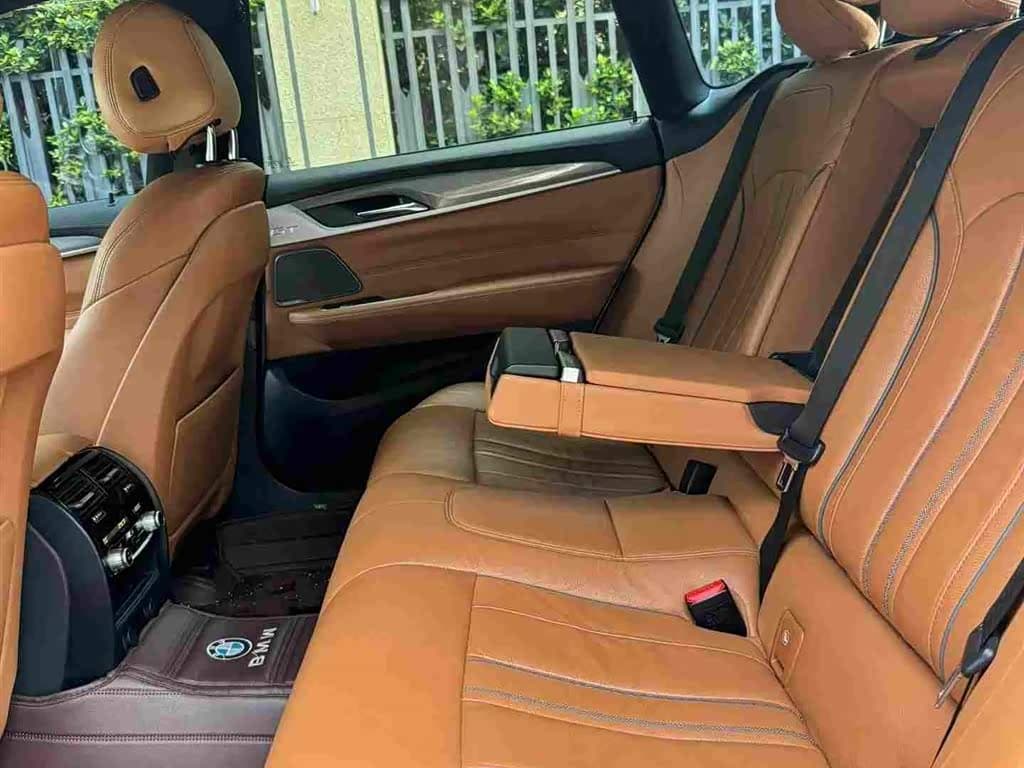 BMW 6 Series GT 2019 — Фото 9/10