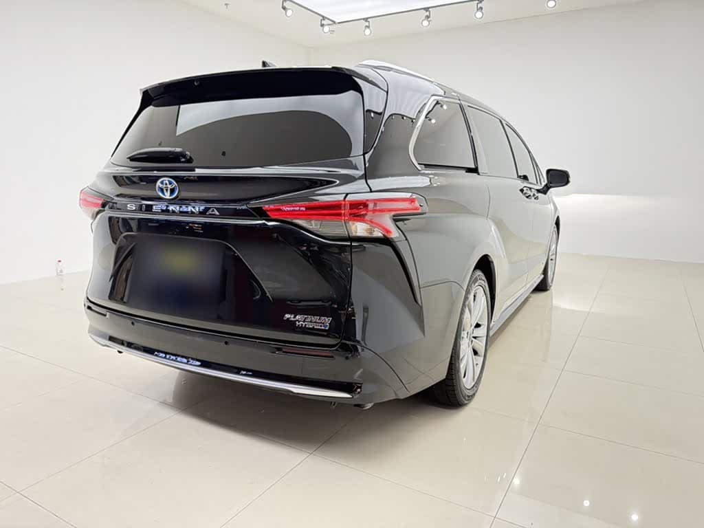 Toyota Sienna 2023 — Фото 13/20