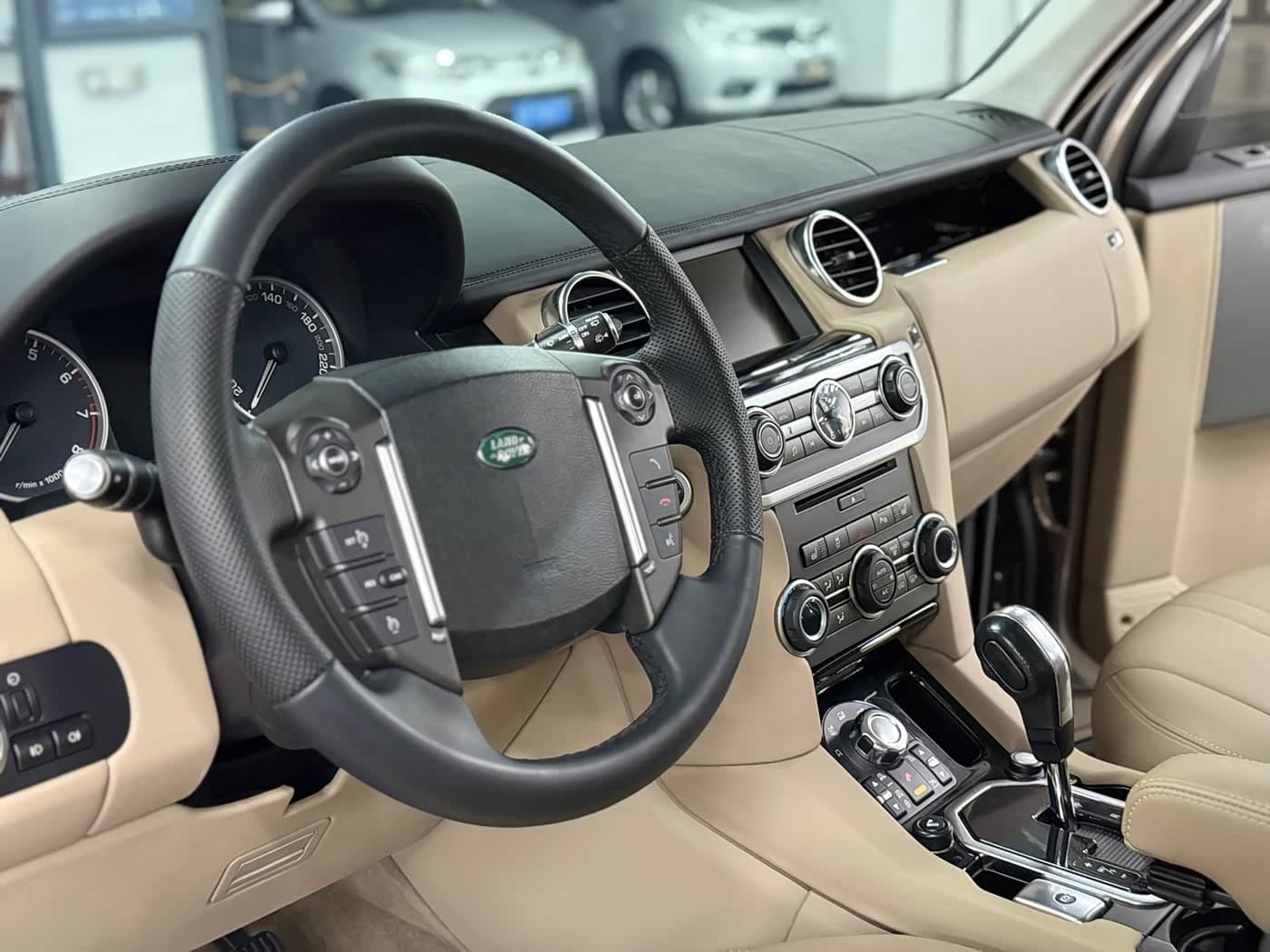 Land Rover Range Rover Sport 2012 — Фото 11/16